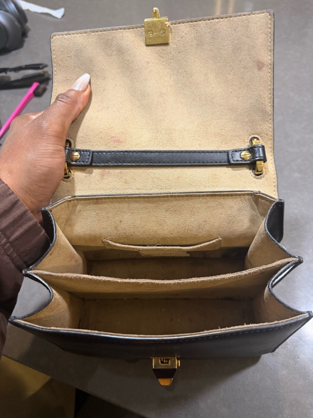 Fendi Small Nude Leather Shoulder Bag with Gold Logo - Picture 4 of 6